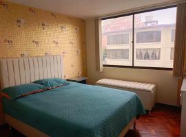 Beautiful and quite private bedroom, hotel in La Paz