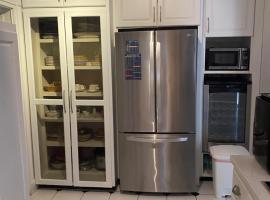 Beautiful Villa by the Beach, Hotel in Nassau