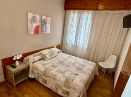 Hostal Estació, hotel in Puigcerdà