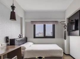 CHECK inn Express Kaohsiung Love River