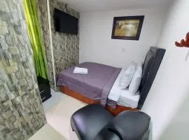 Hotel Punto 100