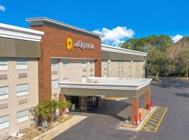 La Quinta Inn & Suites by Wyndham Jacksonville Mandarin, hotel in Jacksonville