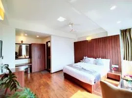 Jo'stel Dream Glory Hotel and Bar - Near MG Marg