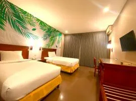 Hotel Golden Season