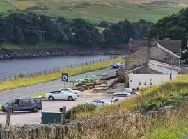 Turnpike by Maya Hotel & Restaurant