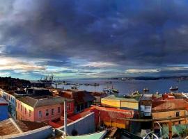 PazZHOtel, hotel in Valparaíso