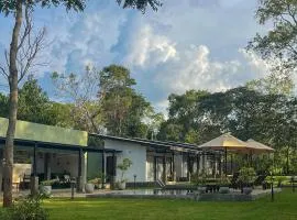 Maho Boutique Hotel