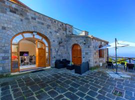 Villa Sirentum Seaview Pool & Spa, ξενοδοχείο στο Σορέντο