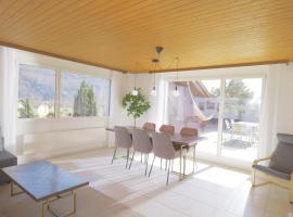 Traumhafte 2,5-Zi-Wohnung mit Sicht auf den See, Hotel in Alpnachstad