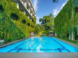 Kandyan Reach Hotel