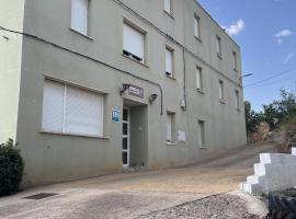 Hostal Restaurante el Cazador, ξενοδοχείο σε Nuevalos