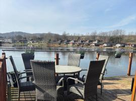 Gressingham 9 - South Lakes Leisure Village - lodge on the lake, ξενοδοχείο σε Carnforth