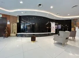 Kingston Hotel by Minsu