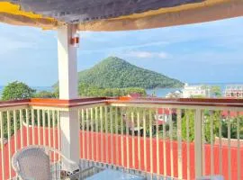 Ripples Guesthouse and Sky Bar