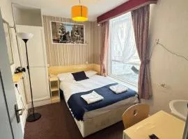 Warwick Road Rooms