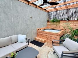 Up the Hill, hotell sihtkohas Tiberias