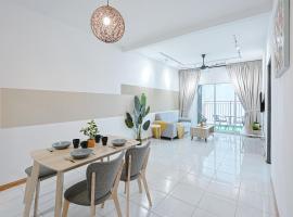 Clover Nest -Cozy & Stylish Studio Retreat- Clover Home 2-03, ξενοδοχείο σε Brinchang