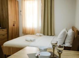 Apartments Djukic, ξενοδοχείο σε Tivat