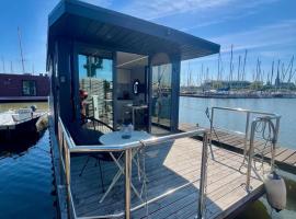 Comfi Winter houseboat Eclipse Monnickendam, ξενοδοχείο σε Monnickendam