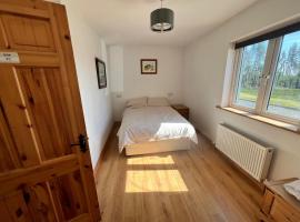 #2 - Double Room in Ballinamore, Leitrim, Hotel in Ballinamore