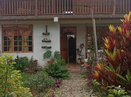 Yanesh Haus cuartos, hotel in Palmira