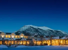 Coast Canmore Hotel & Conference Centre