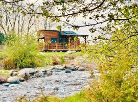 Tiny Home, hotel in Dejani