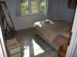 Gatelouzou Apartments、ミティリニのホテル