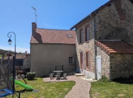 Maison agréable 4 à 6 pers, hôtel à Aulon