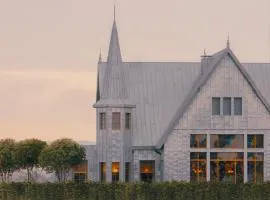 Maison Heler Metz, Curio Collection By Hilton