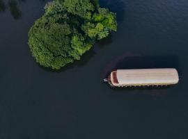 Elegant Boathouse, hotel a Alleppey