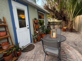 The Treehouse - Delray Beach, hotel in Delray Beach