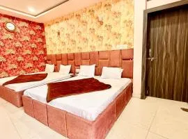 UJN-Hotel S Elite !Ujjain,Mahakaleshwar jyotilinga Temple & Railway station Spacious,Fully Air conditioned Rooms with Wifi And Parking, , BEST HOTEL IN UJJAIN