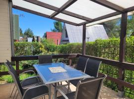 domek 6 osobowy- Jezioro nyskie, hotel in Głębinów