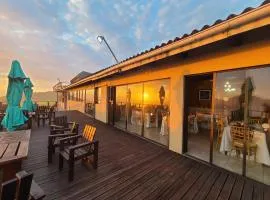 Wavecrest Beach Hotel & Spa