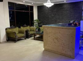 Hotel Day Night, viešbutis mieste Manalis