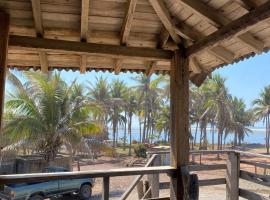 Cabin in front of the surf spot, hotel in Caleta de Campos