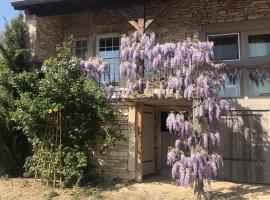 Gîtes L'Art d'une Pause, hotel i Champagny-sous-Uxelles