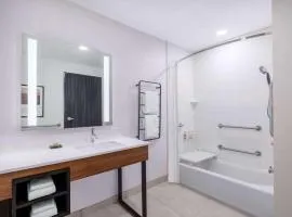 La Quinta by Wyndham Chelsea Birmingham
