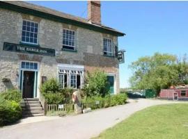 The Barge Inn, Honeystreet, Hotel in Alton Barnes