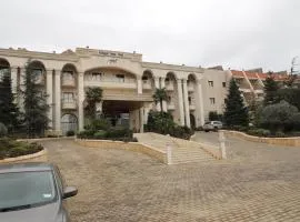 فندق الخيال الكبير
