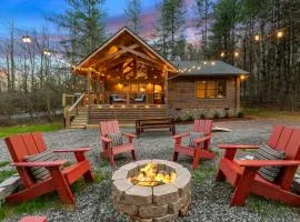 Family fun, romantic Hot Tub, Firepit, King Bed 15 min from Blue Ridge & Ellijay