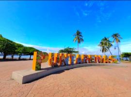 Hostel del Pacífico Habitación con baño privado y aire acondicionado, hotel in Puntarenas