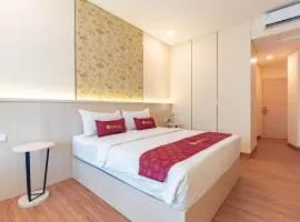 RedDoorz Premium near Paris Van Java Mall