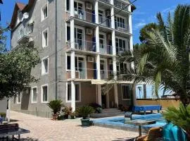 Hotel George