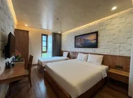 Tulip Hotel - Sunset Town