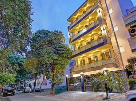 NUAB House - Near Fortis, MAX, MEDANTA, Paras Hospitals and HUDA Metro，位于古尔冈的酒店