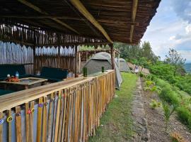 Twin Lakes Eco Lodge Campsite, ξενοδοχείο σε Rubirizi