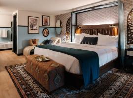 UNCOMMONER HOTEL by Reverie Boutique Collection, hotel in West Yarmouth