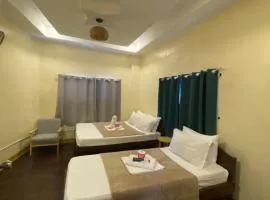 Cozy Coron Inn